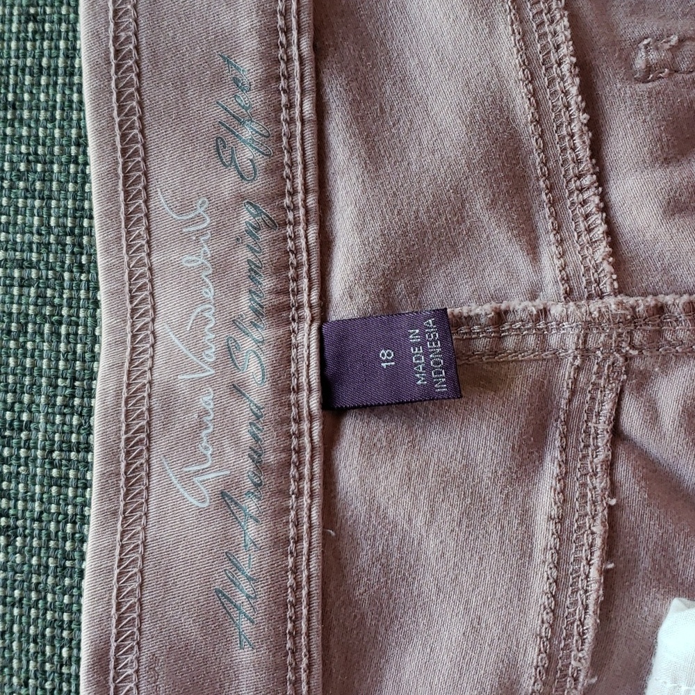 GLORIA VANDERBILT Avery Pull-On Neutral Blush Dusty Rose Capris Skimmer Jeans-18 - Picture 3 of 15